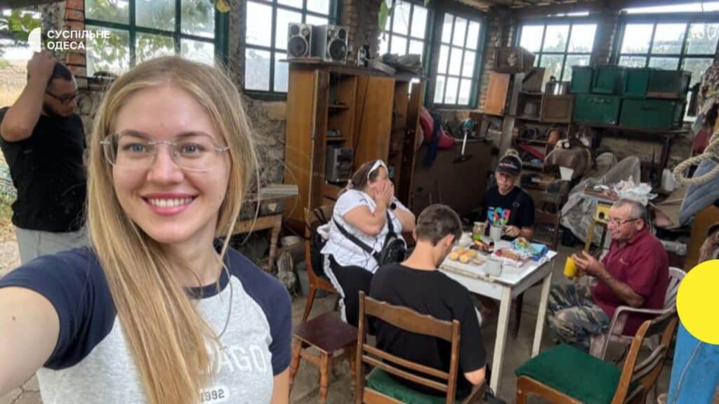 Кореспондентка Вікторія Гапчук, режисерка Тетяна Гонтаренко, оператори Іван Хворостян і Владислава Гарбар, водій Олександр Федоренко і герой епізоду Олександр