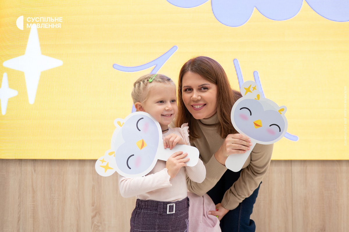 Презентація додатка Бробакс-4 Мама із донькою з картками Бробакс