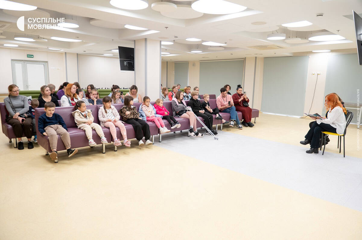 Візит в Охматдит-1 Візит команди Суспільного в «Охматдит»