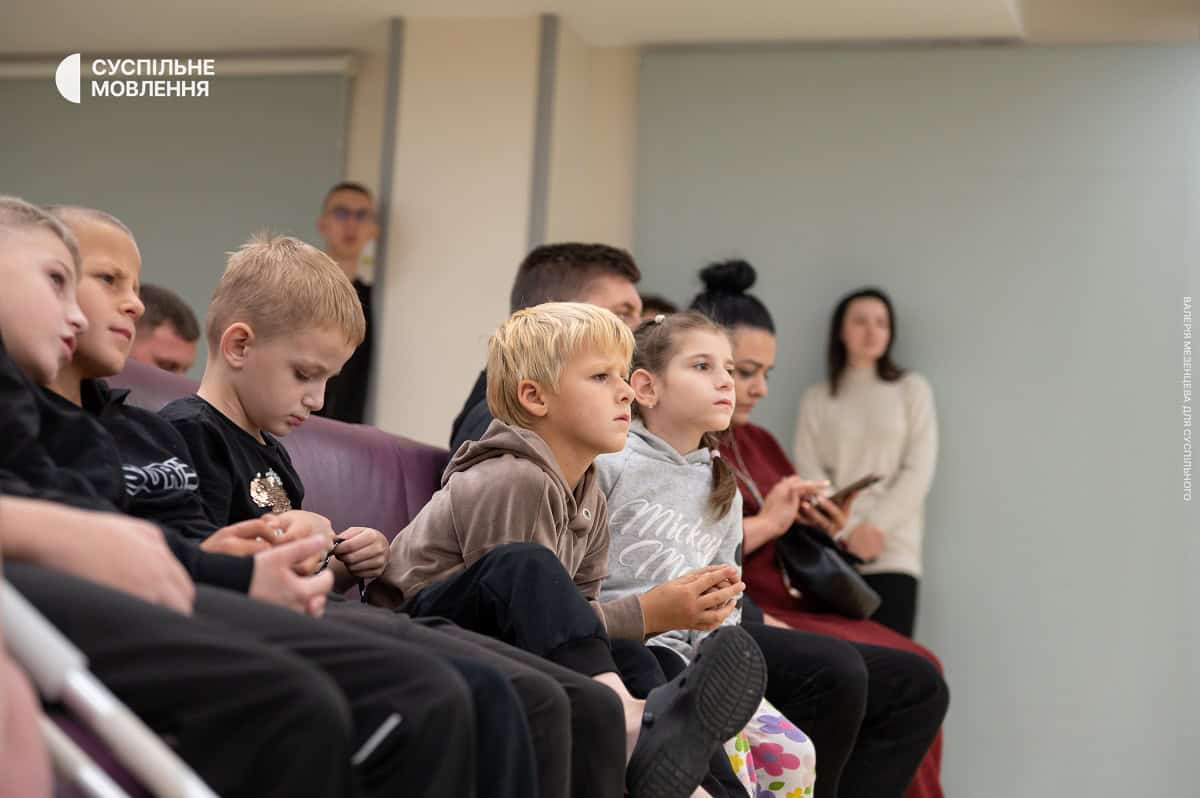 Візит в Охматдит-5 Візит команди Суспільного в «Охматдит»