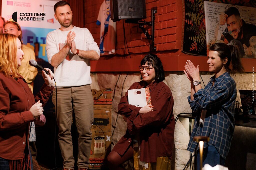 standup-17 Павло Мантуло, тренер з цифрової безпеки; Юлія Алексєєва, менеджерка проєктів програми з медіаграмотності в Україні у межах проєкту MediaFit DW Akademie; Владислава Місна, менеджерка Дитячої академії Суспільного