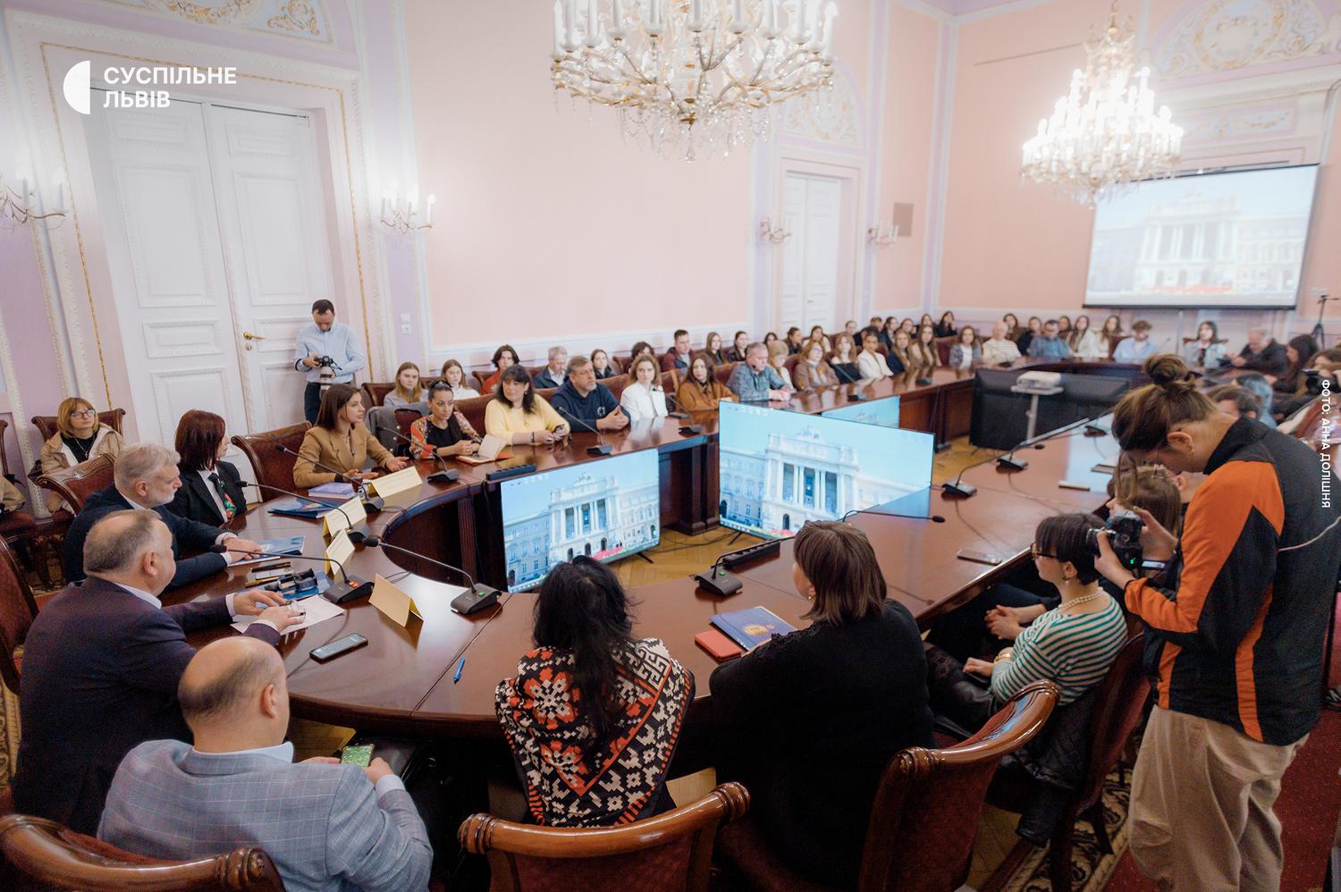 Зустріч представників ЛНУ і Суспільного Зустріч представників ЛНУ і Суспільного