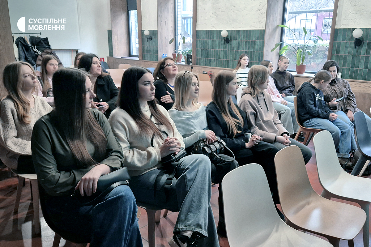 Студенти НУБіП на занятті в Академії Суспільного Мовлення Студенти НУБіП на занятті в Академії Суспільного Мовлення