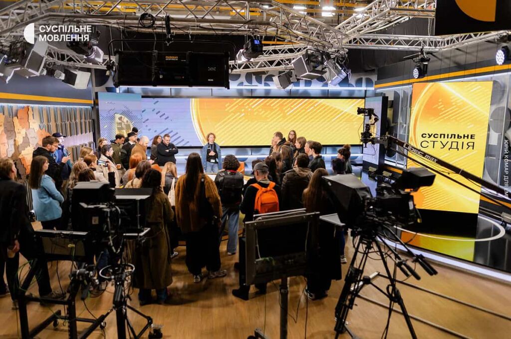 Учасники LMF 2025 у просторі Академії Суспільного Мовлення Учасники LMF 2025 у просторі Академії Суспільного Мовлення