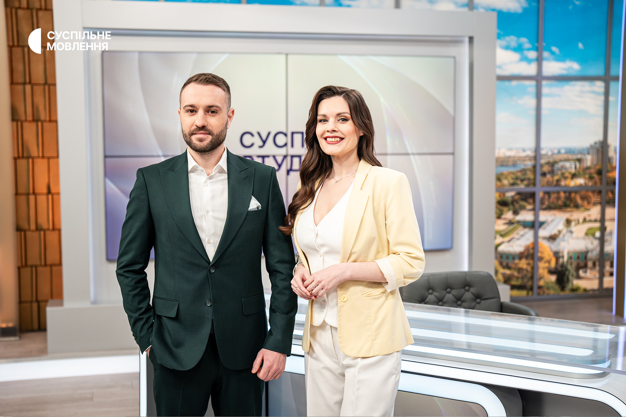 Олег Галів та Олеся Вакуленко Ведучі проєкту «Суспільне Студія» Олег Галів та Олеся Вакуленко