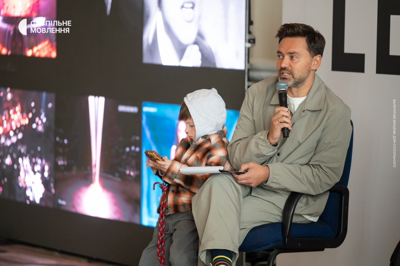 Тімур Мірошниченко на пресконференції перед від'їздом до Відня Тімур Мірошниченко на пресконференції перед від'їздом до Відня