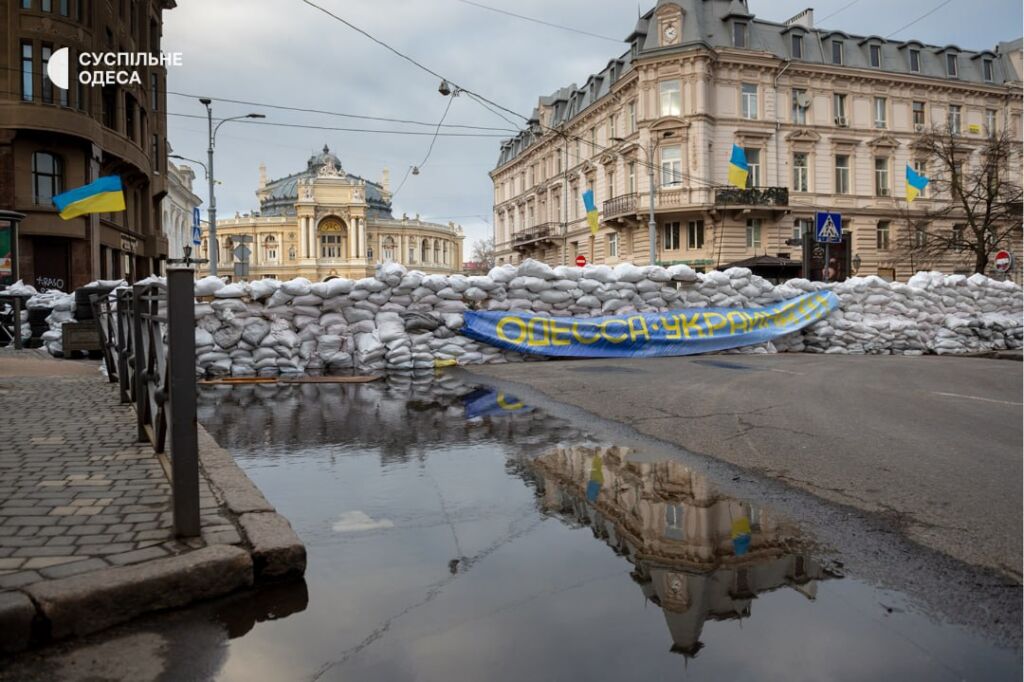 Одеса, 2022 рік. Оперний театр (вул. Дерибасівська, ріг вул. Рішельєвської). Фото Бориса Бухмана