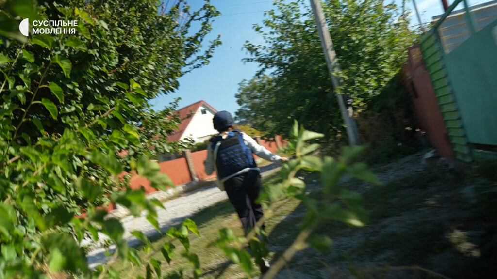 Журналісти шукають прихисток від дронів Журналісти шукають прихисток від дронів